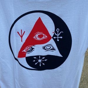 Mens small WELCOME Skateboards White shirt New with tags printed in USA